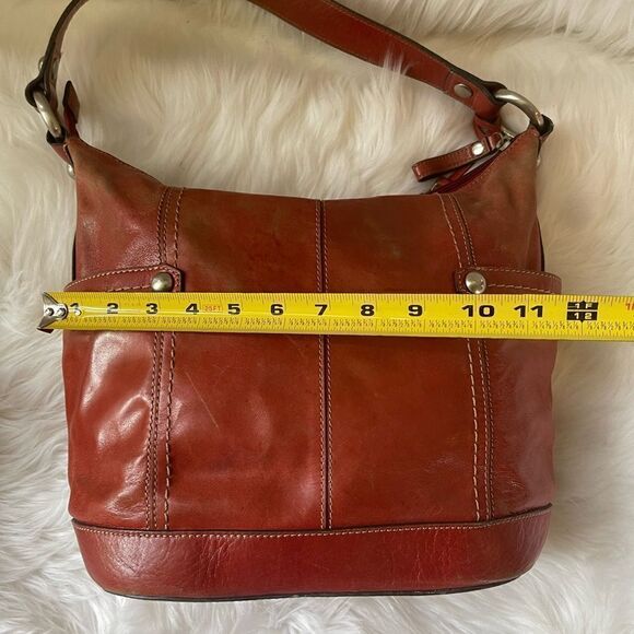 Fossil leather distressed red Medium bucket style shoulder bag stitching accent - Picture 9 of 14